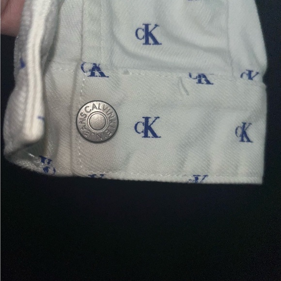 Calvin Klein Jeans White Jacket with Blue Logo Pattern - Picture 2 of 4